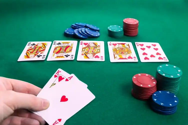 Antarmuka aplikasi naga188 menampilkan permainan casino, sportsbook, dan fitur navigasi utama